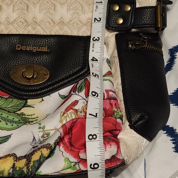 Desingual Handbag. Preloved. - Picture 8 of 9